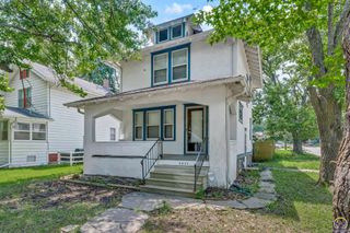 2001 SW Buchanan ST, Topeka, KS 66604