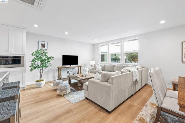 1045 1045 Spiedini Ter, San Ramon, CA 94583