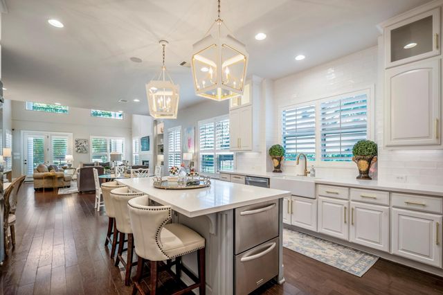 7 Chivary Oaks Court, The Woodlands, TX 77382