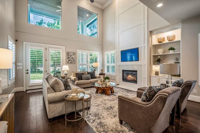 7 Chivary Oaks Court, The Woodlands, TX 77382