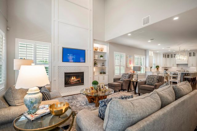 7 Chivary Oaks Court, The Woodlands, TX 77382