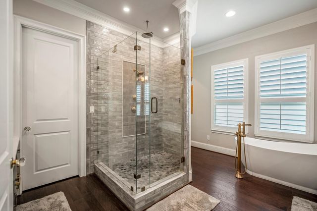 7 Chivary Oaks Court, The Woodlands, TX 77382