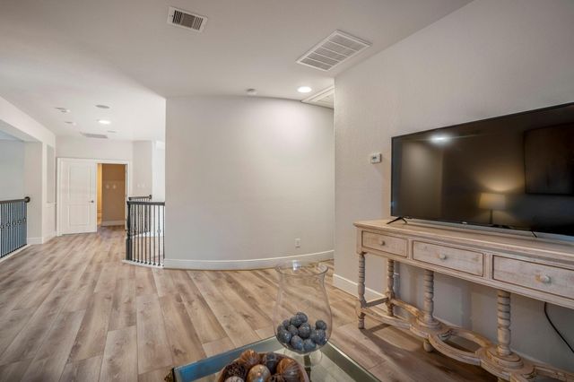 7 Chivary Oaks Court, The Woodlands, TX 77382