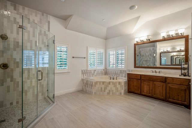 7 Chivary Oaks Court, The Woodlands, TX 77382