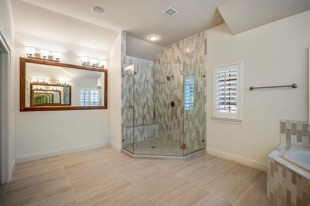 7 Chivary Oaks Court, The Woodlands, TX 77382