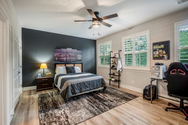 7 Chivary Oaks Court, The Woodlands, TX 77382