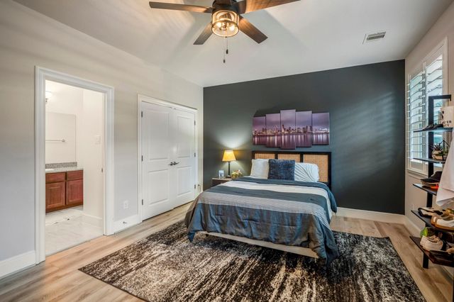 7 Chivary Oaks Court, The Woodlands, TX 77382