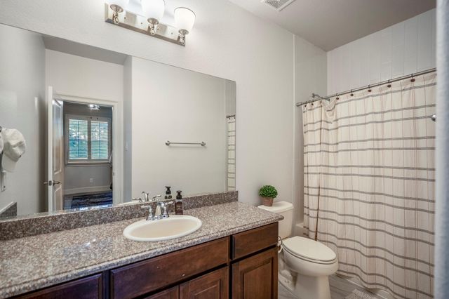 7 Chivary Oaks Court, The Woodlands, TX 77382