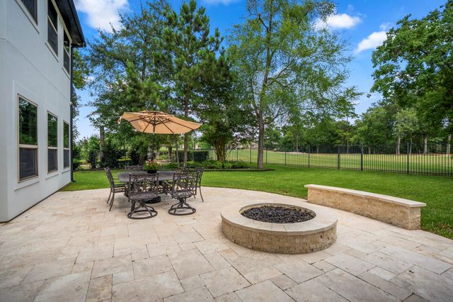 7 Chivary Oaks Court, The Woodlands, TX 77382