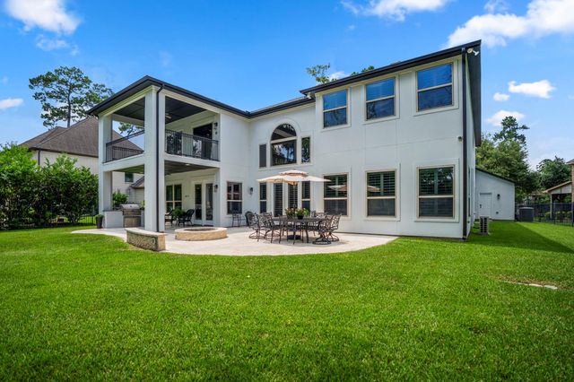 7 Chivary Oaks Court, The Woodlands, TX 77382