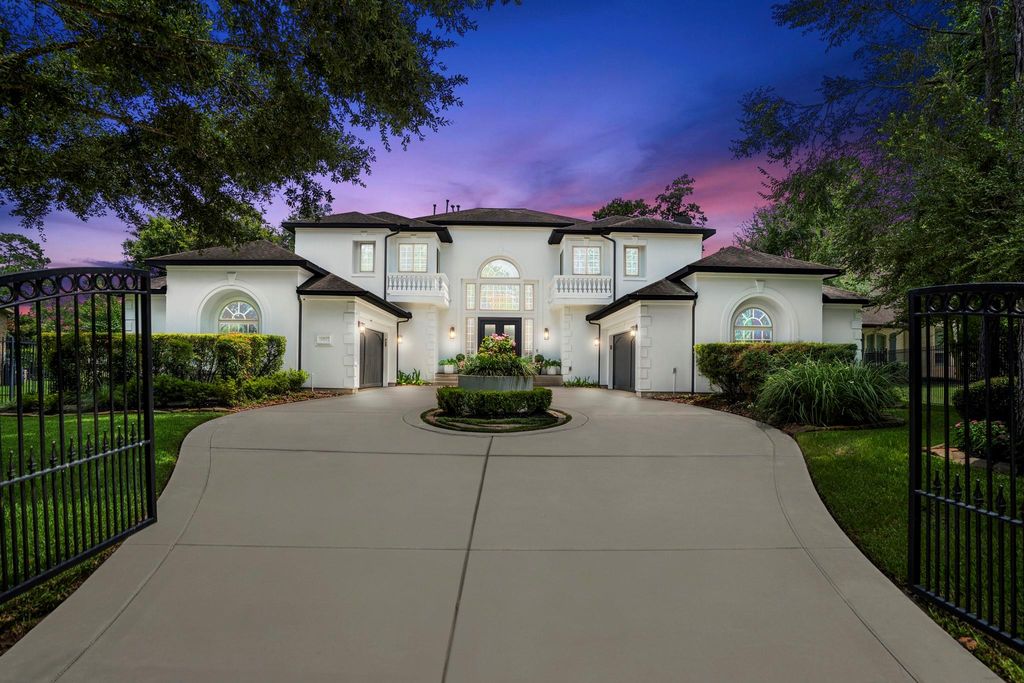 7 Chivary Oaks Court, The Woodlands, TX 77382