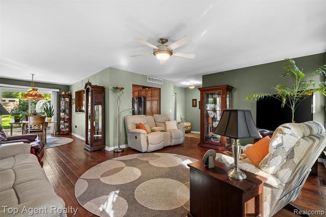 6654 Orion Road, Rochester Hills, MI 48306