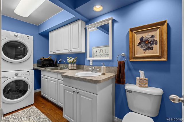 6654 Orion Road, Rochester Hills, MI 48306