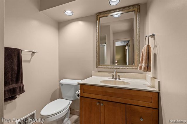 6654 Orion Road, Rochester Hills, MI 48306