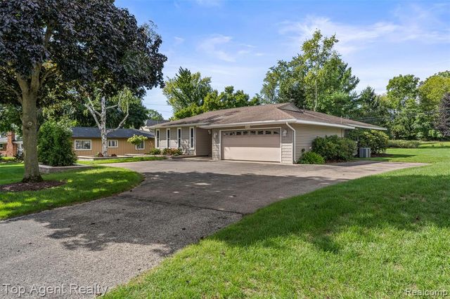 6654 Orion Road, Rochester Hills, MI 48306