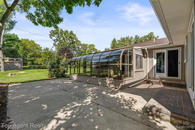 6654 Orion Road, Rochester Hills, MI 48306