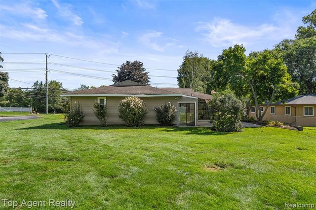 6654 Orion Road, Rochester Hills, MI 48306