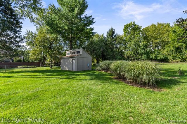 6654 Orion Road, Rochester Hills, MI 48306