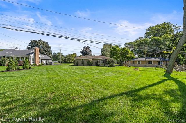 6654 Orion Road, Rochester Hills, MI 48306
