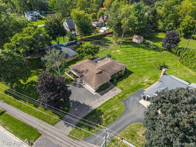 6654 Orion Road, Rochester Hills, MI 48306