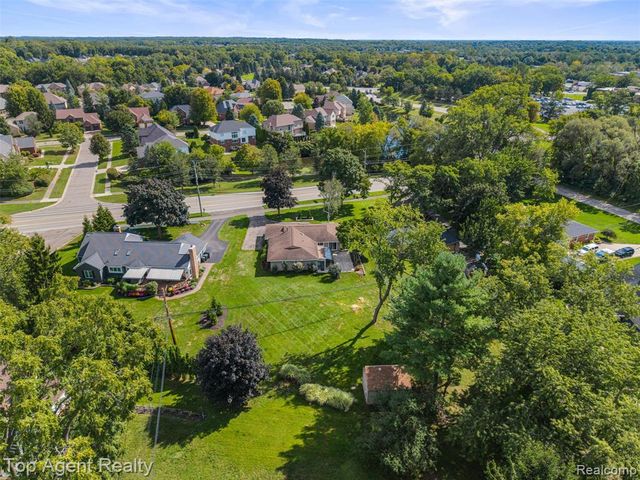 6654 Orion Road, Rochester Hills, MI 48306