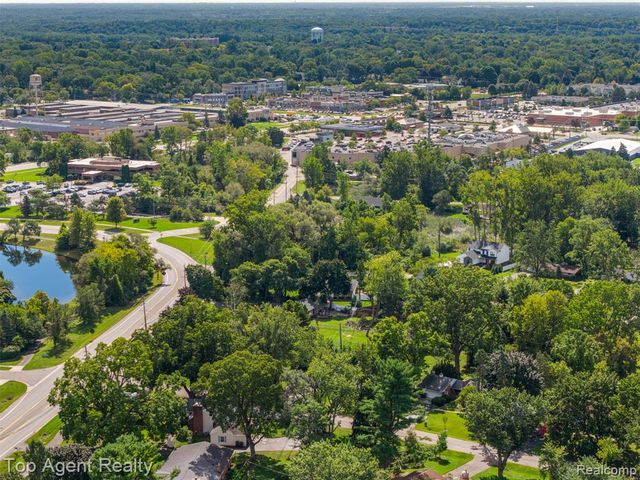 6654 Orion Road, Rochester Hills, MI 48306