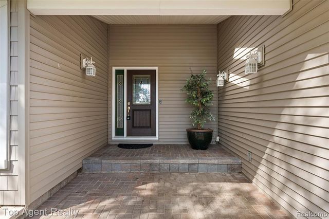 6654 Orion Road, Rochester Hills, MI 48306