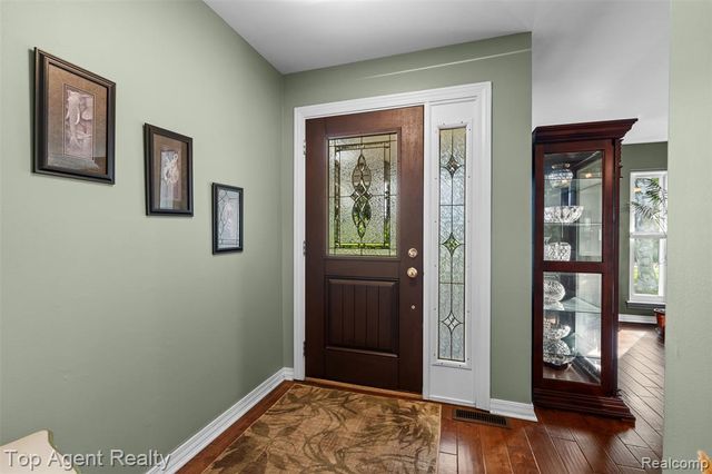 6654 Orion Road, Rochester Hills, MI 48306