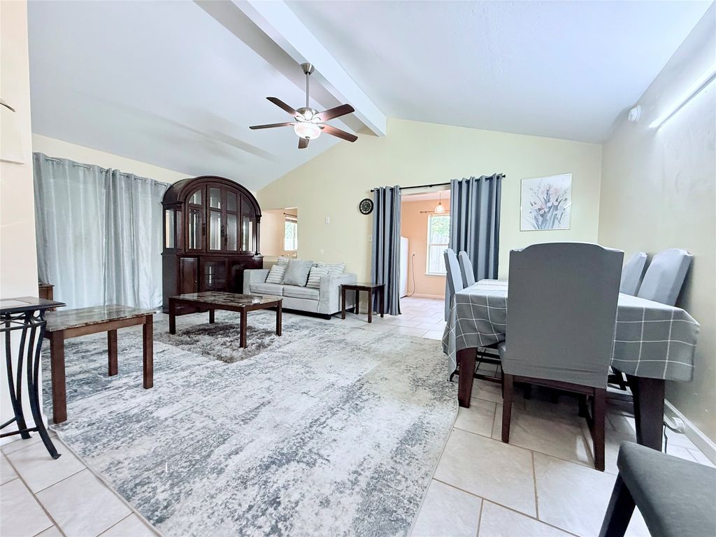 3702 Lindsey Court, Arlington, TX 76015 — photo 2