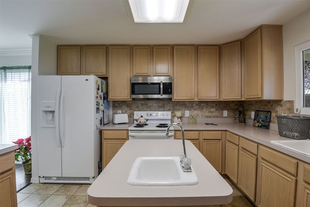 603 Columbia Avenue, Waxahachie, TX 75165