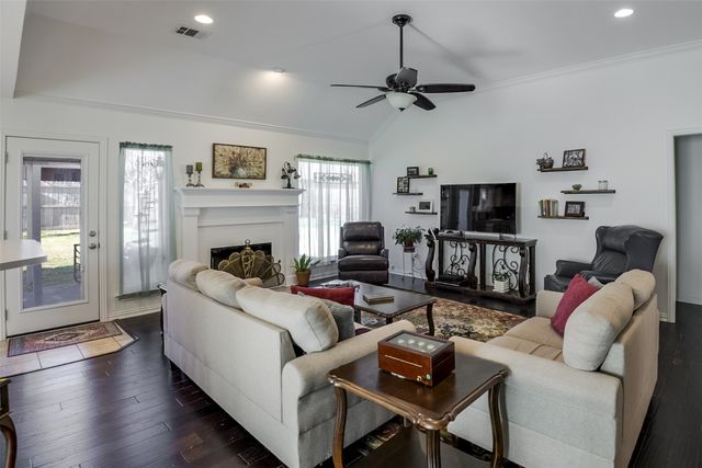 603 Columbia Avenue, Waxahachie, TX 75165