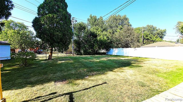 31784 Penn Street, Livonia, MI 48150