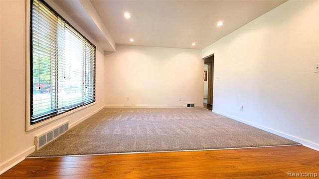 31784 Penn Street, Livonia, MI 48150