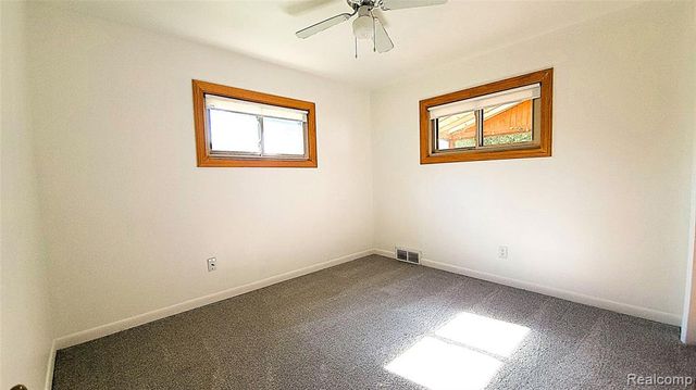 31784 Penn Street, Livonia, MI 48150