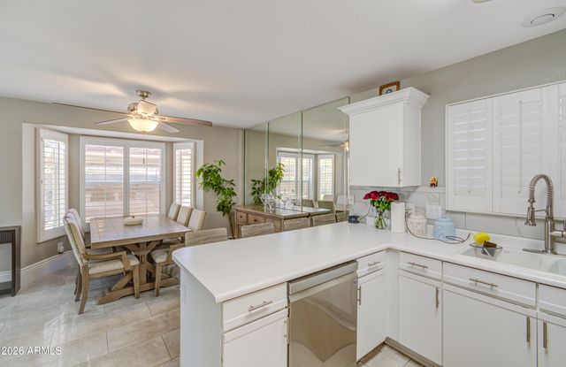834 S CANCUN Drive, Gilbert, AZ 85233