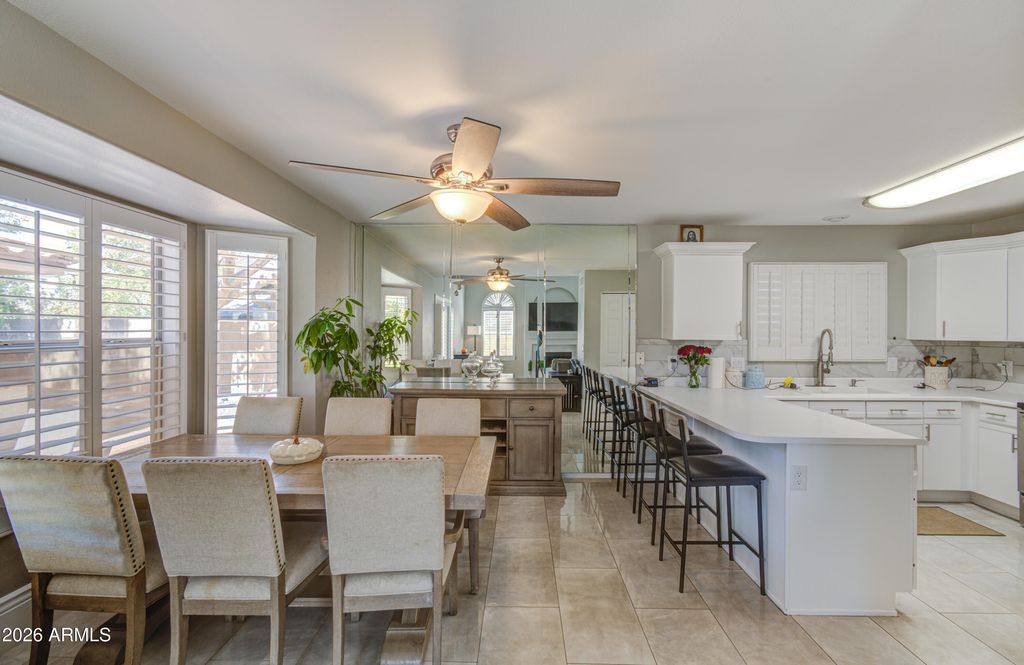 834 S CANCUN Drive, Gilbert, AZ 85233