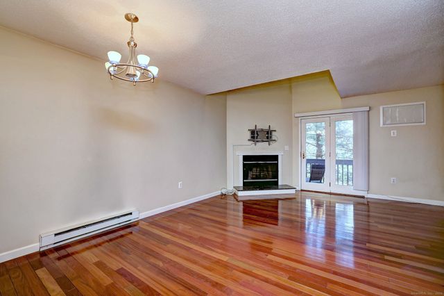 50 Pierce Street APT 27, Plainville, CT 06062