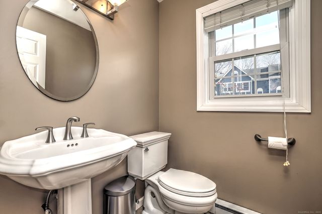 50 Pierce Street APT 27, Plainville, CT 06062