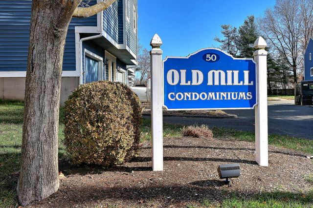 50 Pierce Street APT 27, Plainville, CT 06062