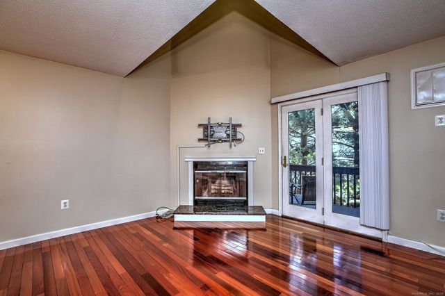 50 Pierce Street APT 27, Plainville, CT 06062