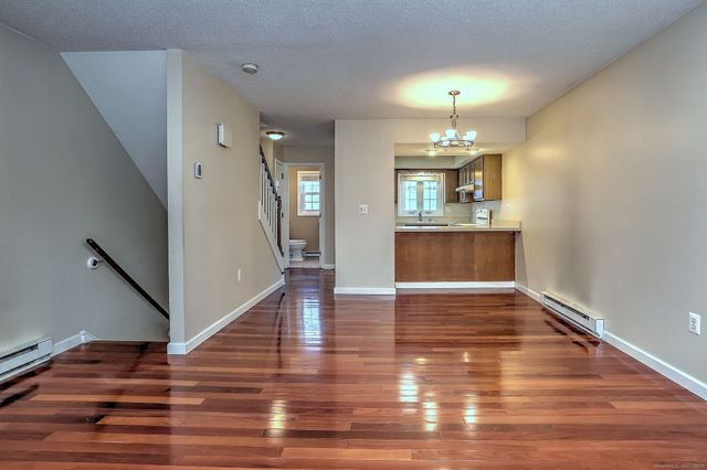 50 Pierce Street APT 27, Plainville, CT 06062