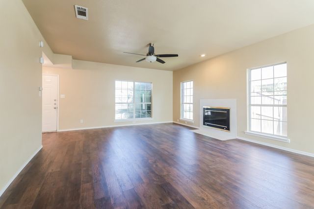 4108 Creekmeadow Drive, Carrollton, TX 75010