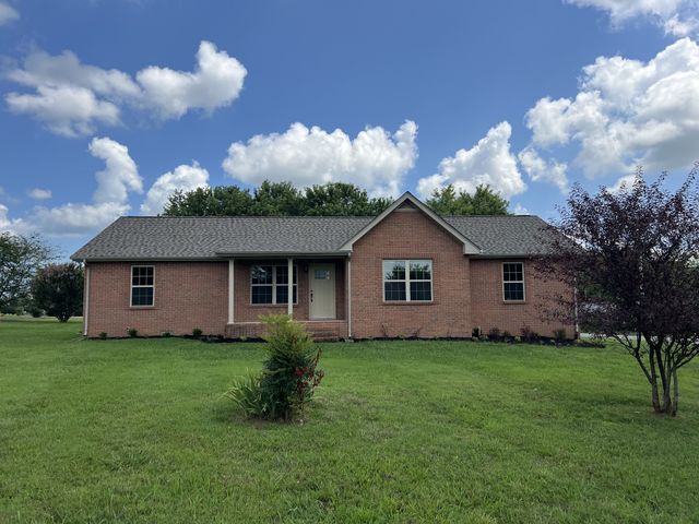 90 Long Creek Rd, Lafayette, TN 37083