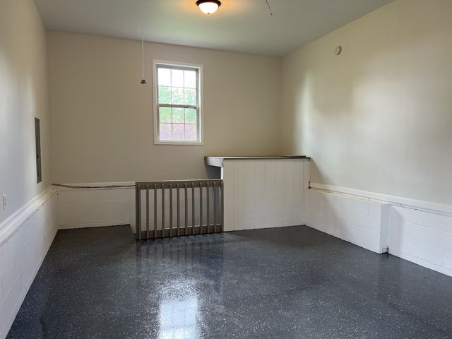 90 Long Creek Rd, Lafayette, TN 37083