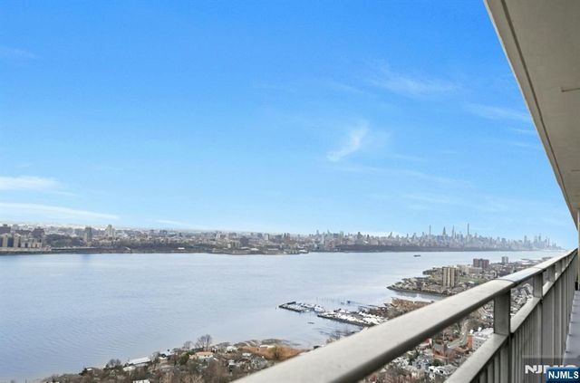 1530 Palisade Avenue 23S, Fort Lee, NJ 07024