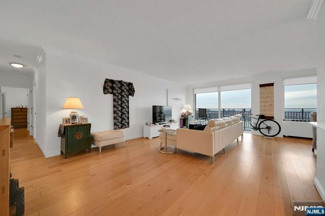 1530 Palisade Avenue 23S, Fort Lee, NJ 07024