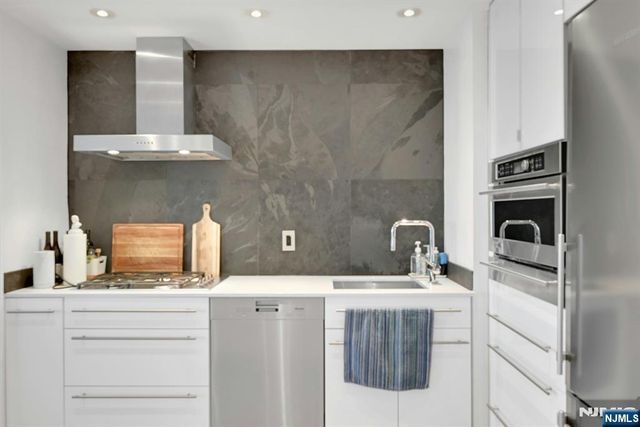 1530 Palisade Avenue 23S, Fort Lee, NJ 07024