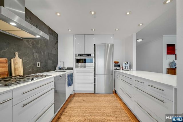 1530 Palisade Avenue 23S, Fort Lee, NJ 07024