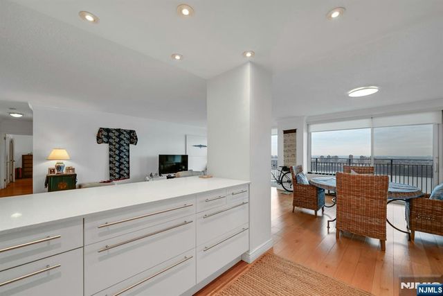 1530 Palisade Avenue 23S, Fort Lee, NJ 07024