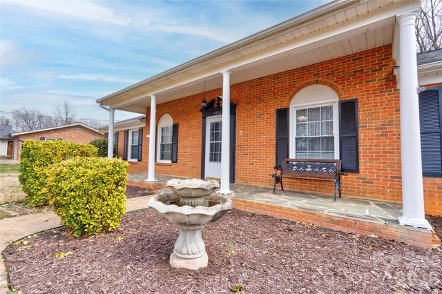 1516 Marlwood Drive, Shelby, NC 28150